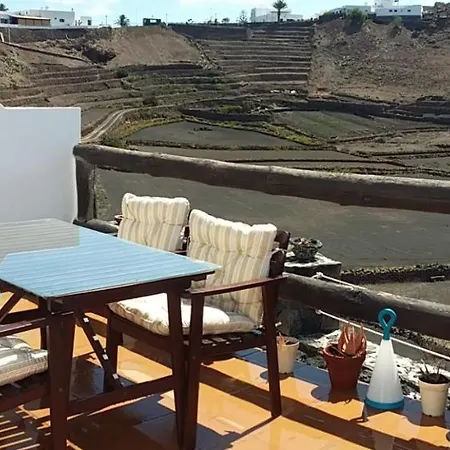 Casa Caldera Guiguan Tinajo